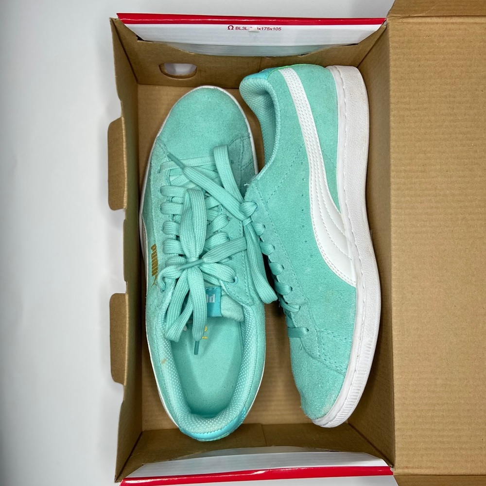 PUMA “Vikky” Aruba Blue Suede Tennis/Sneaker. Size 8.5.
